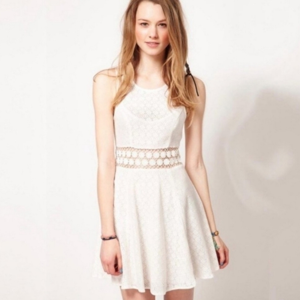 FREE PEOPLE beige cream daisy cut out sleeveless lined floral lace dress - Picture 2 of 13